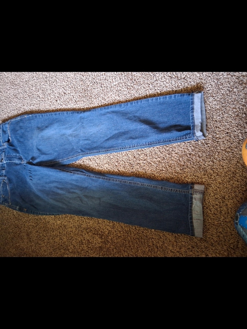 Women's Straight Leg Jeans in Medium Blue